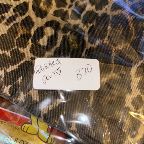 NWT Edikted Leopard Printed Low Rise Jeans size XS - Picture 10 of 10